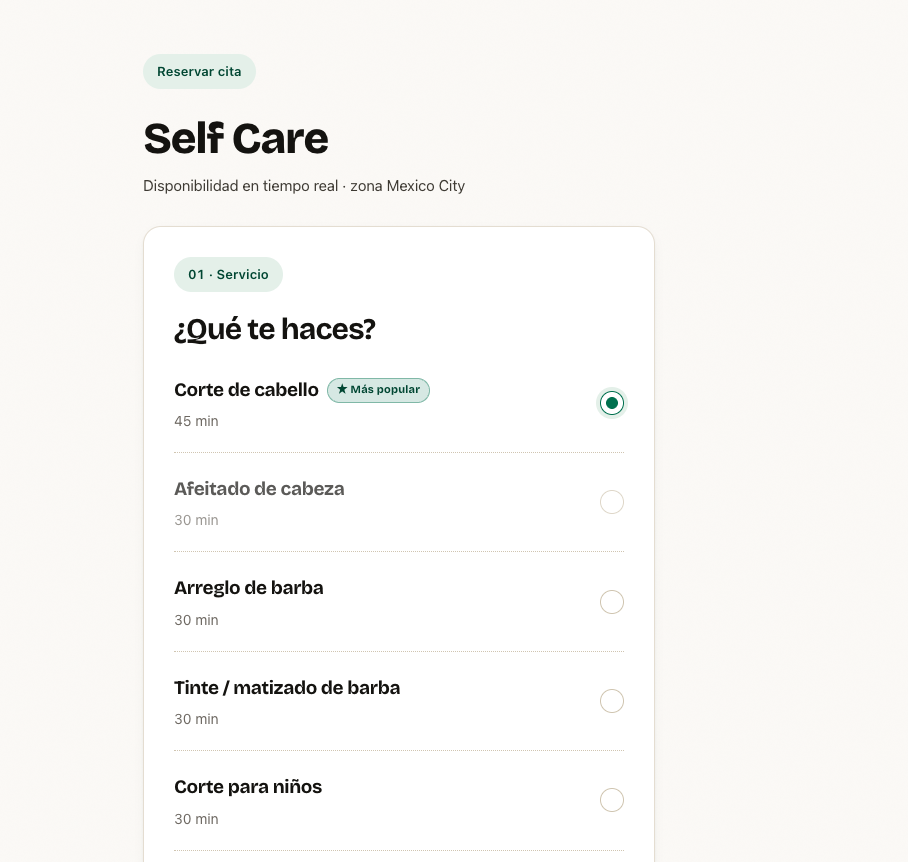Pantalla de reservas de Citaflow: el cliente elige el servicio en el negocio Self Care, con duración y la etiqueta «Más popular».